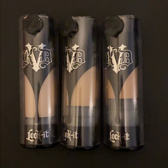 KAT VON D LOCK IT FOUNDATION